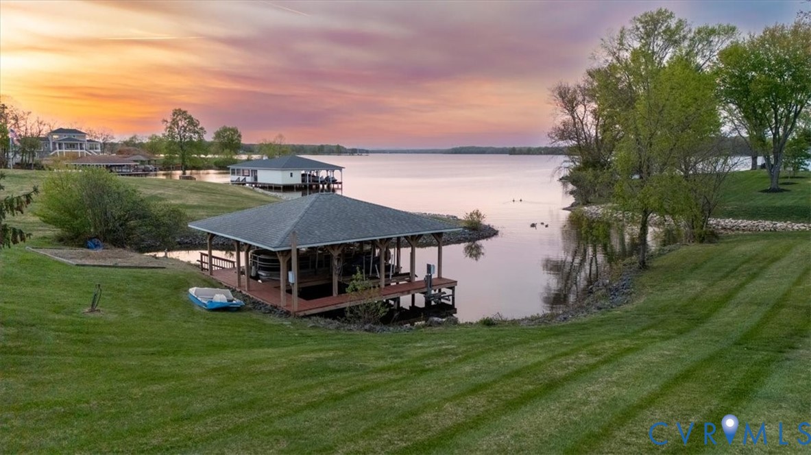 26 Lake Ct