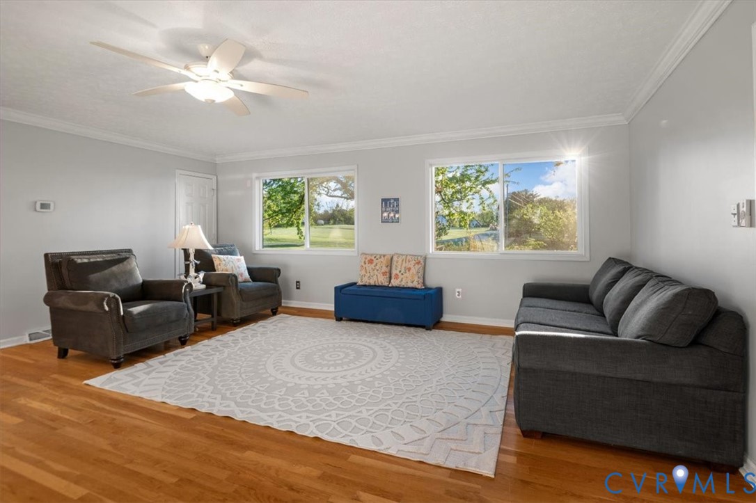 26 Lake Ct