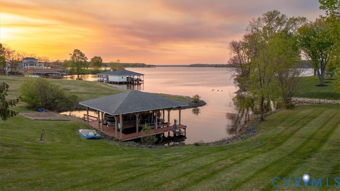 26 Lake Ct