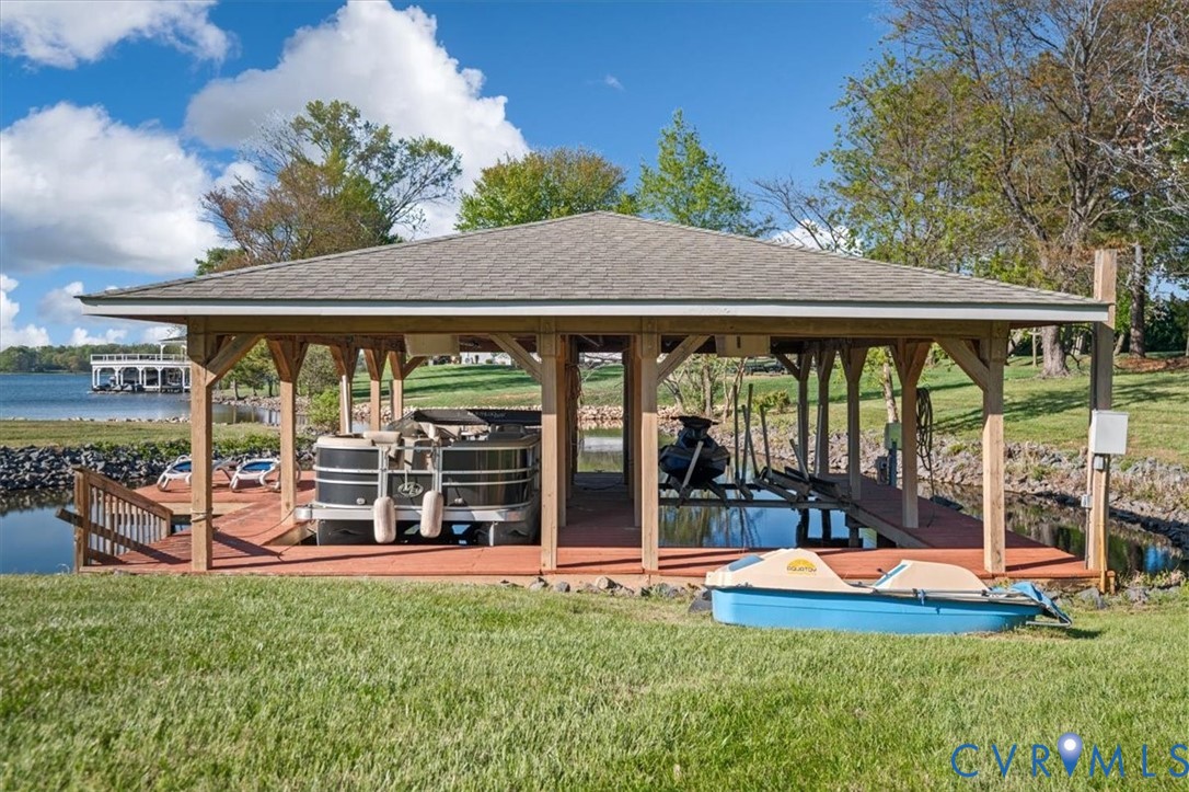26 Lake Ct