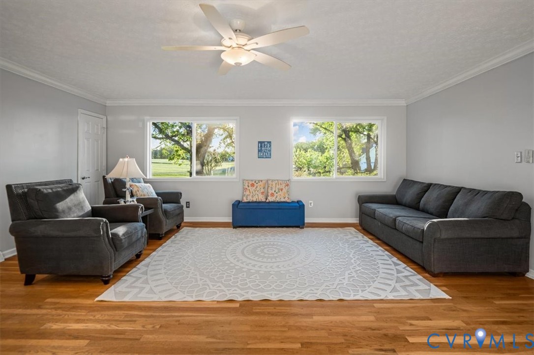 26 Lake Ct