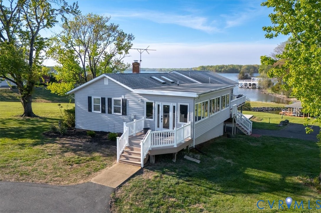 26 Lake Ct