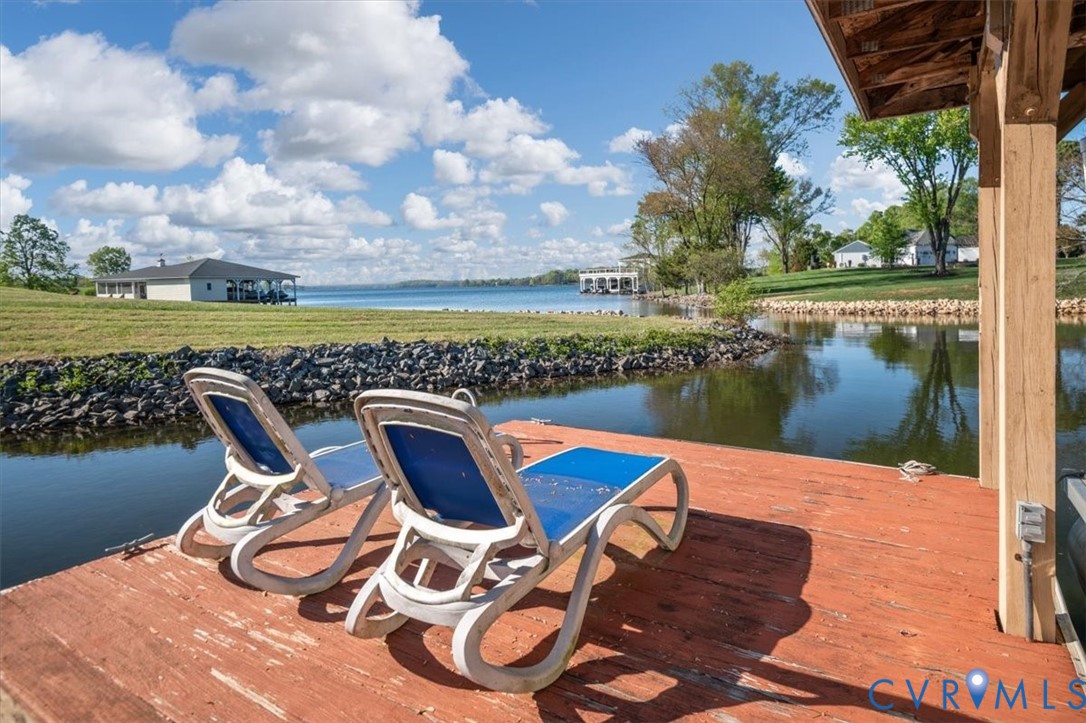 26 Lake Ct