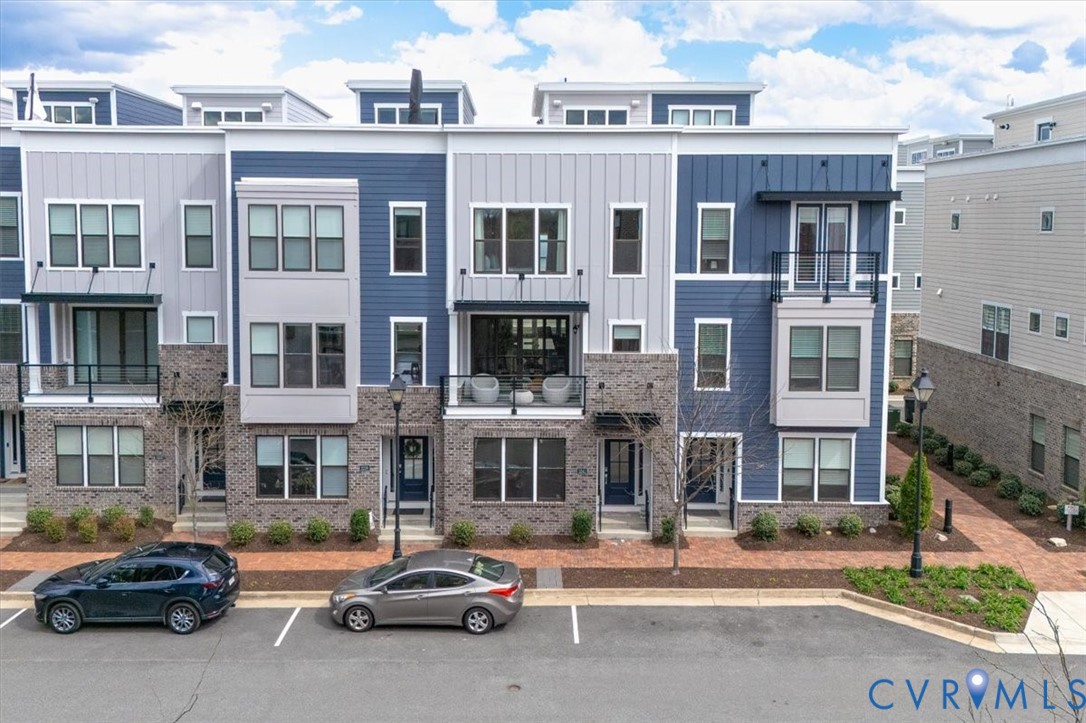 5241 Old Main St