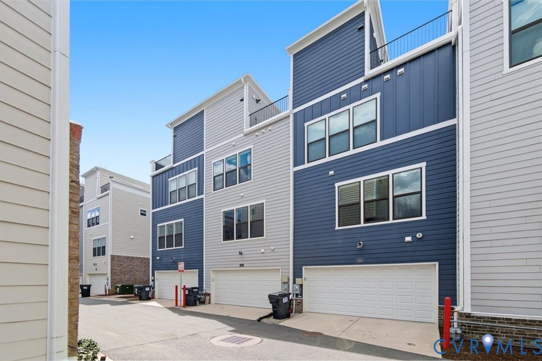 5241 Old Main St
