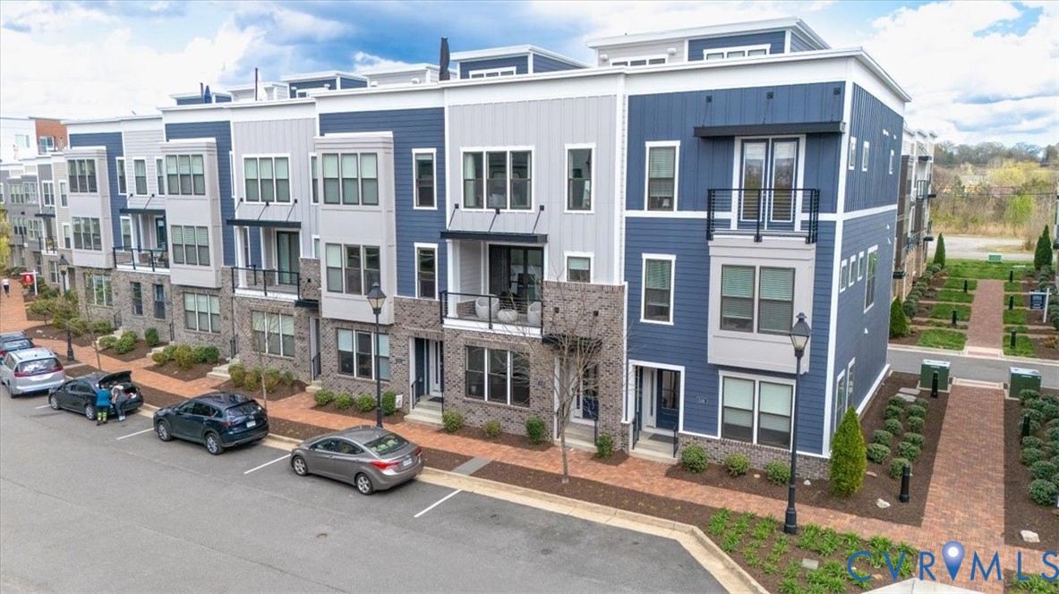 5241 Old Main St