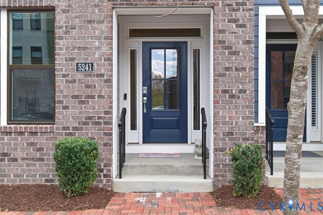 5241 Old Main St