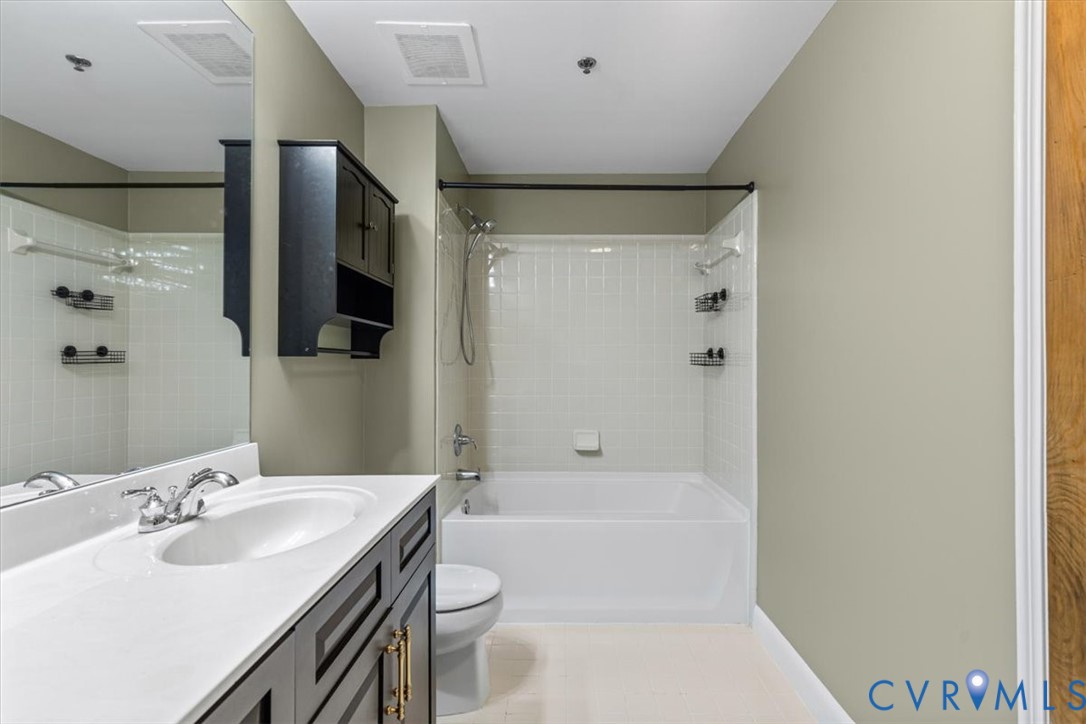 251 Rocketts Way Unit#104