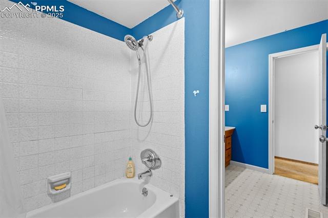 5484 Gunshot Pass Drive