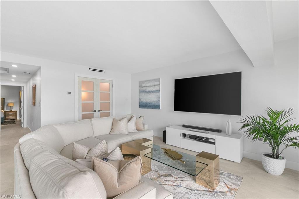 2800 Gulf Shore BLVD N # 105