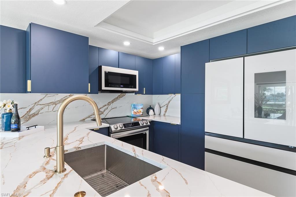 2800 Gulf Shore BLVD N # 105