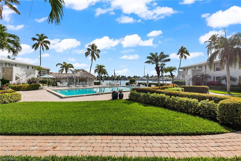 2800 Gulf Shore BLVD N # 105