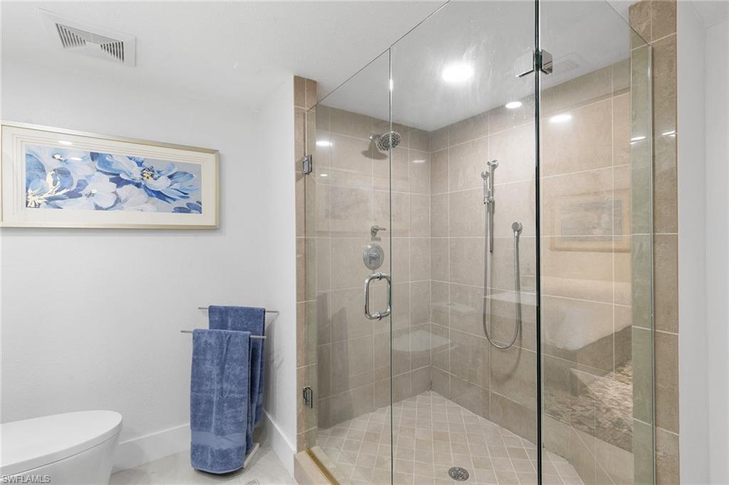 2800 Gulf Shore BLVD N # 105