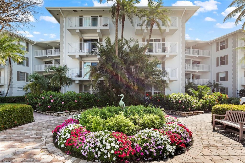 2800 Gulf Shore BLVD N # 105