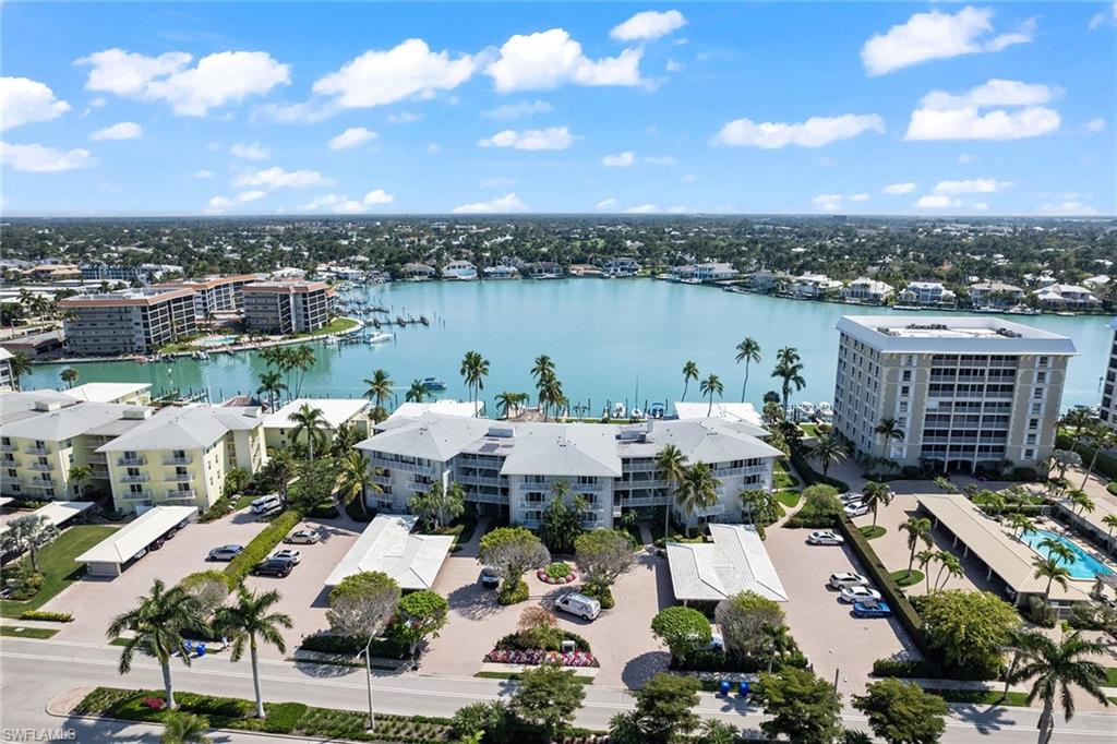 2800 Gulf Shore BLVD N # 105