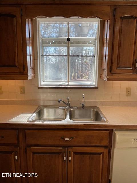 205 Hillside Rd