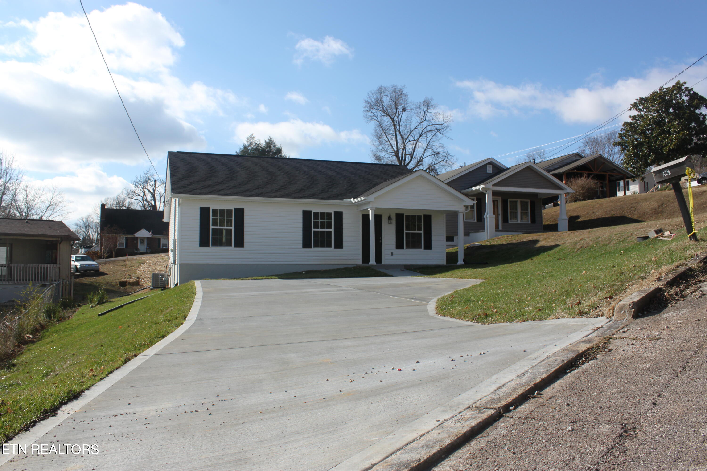 312 Lamar Ave
