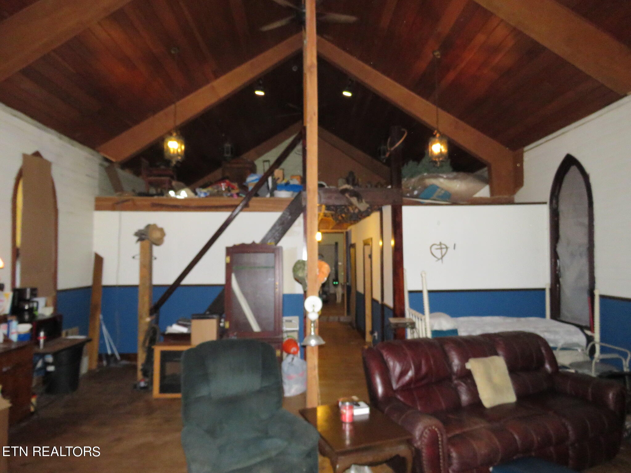 127 Manor Rd