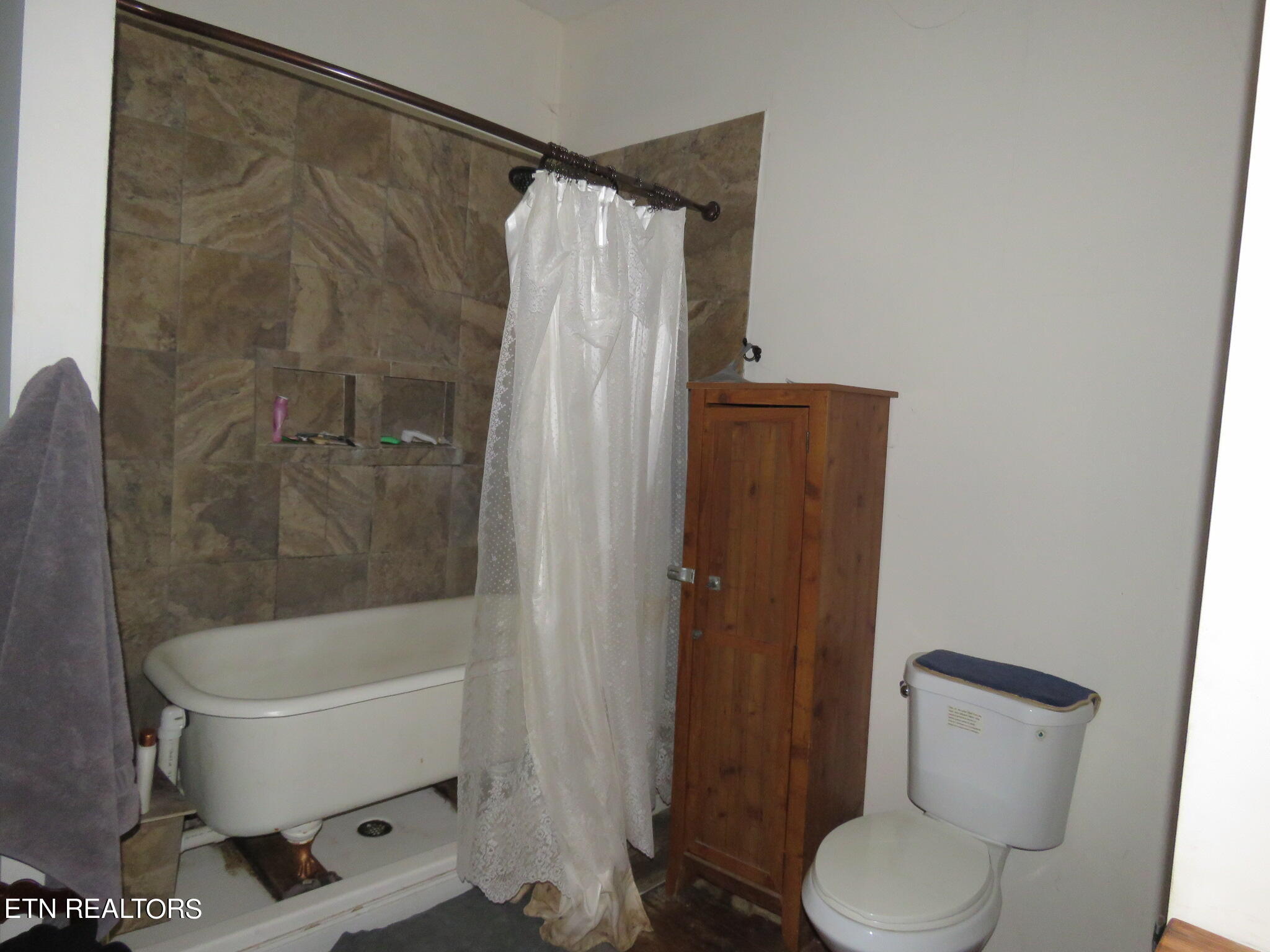 127 Manor Rd