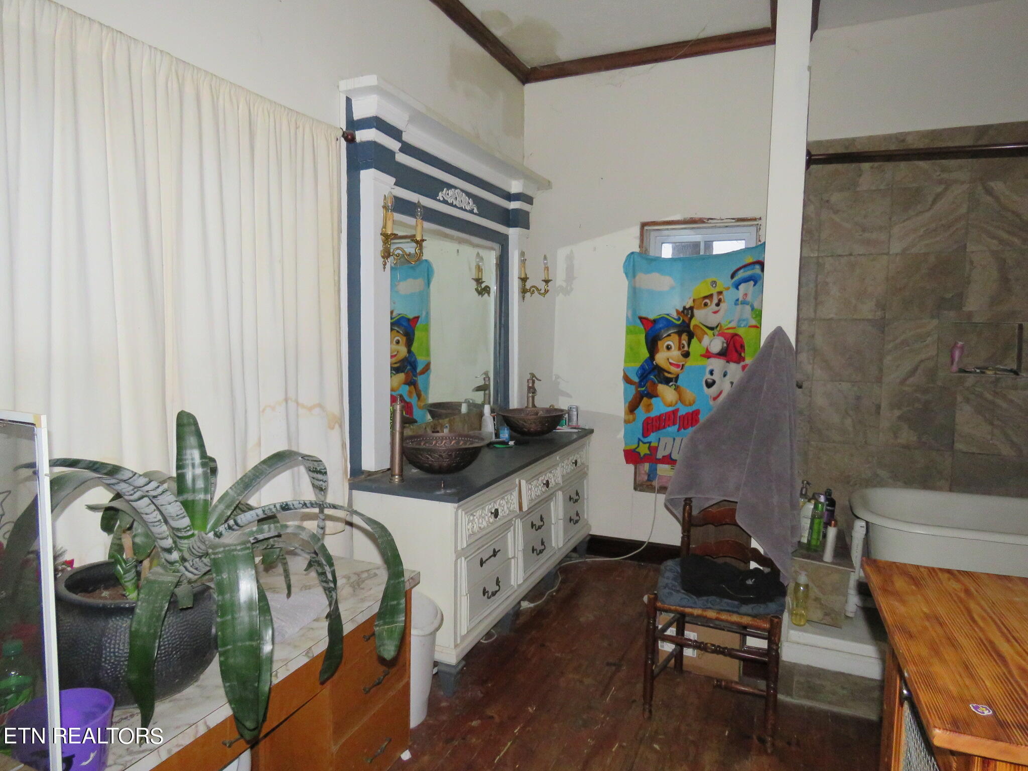 127 Manor Rd
