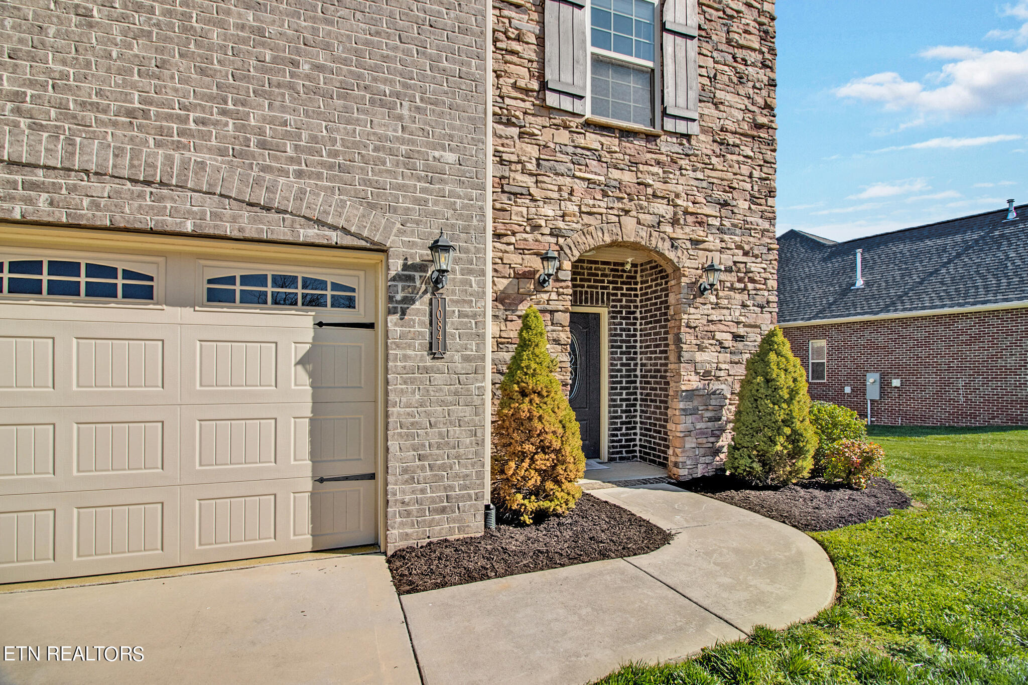 10841 Hunters Knoll Lane