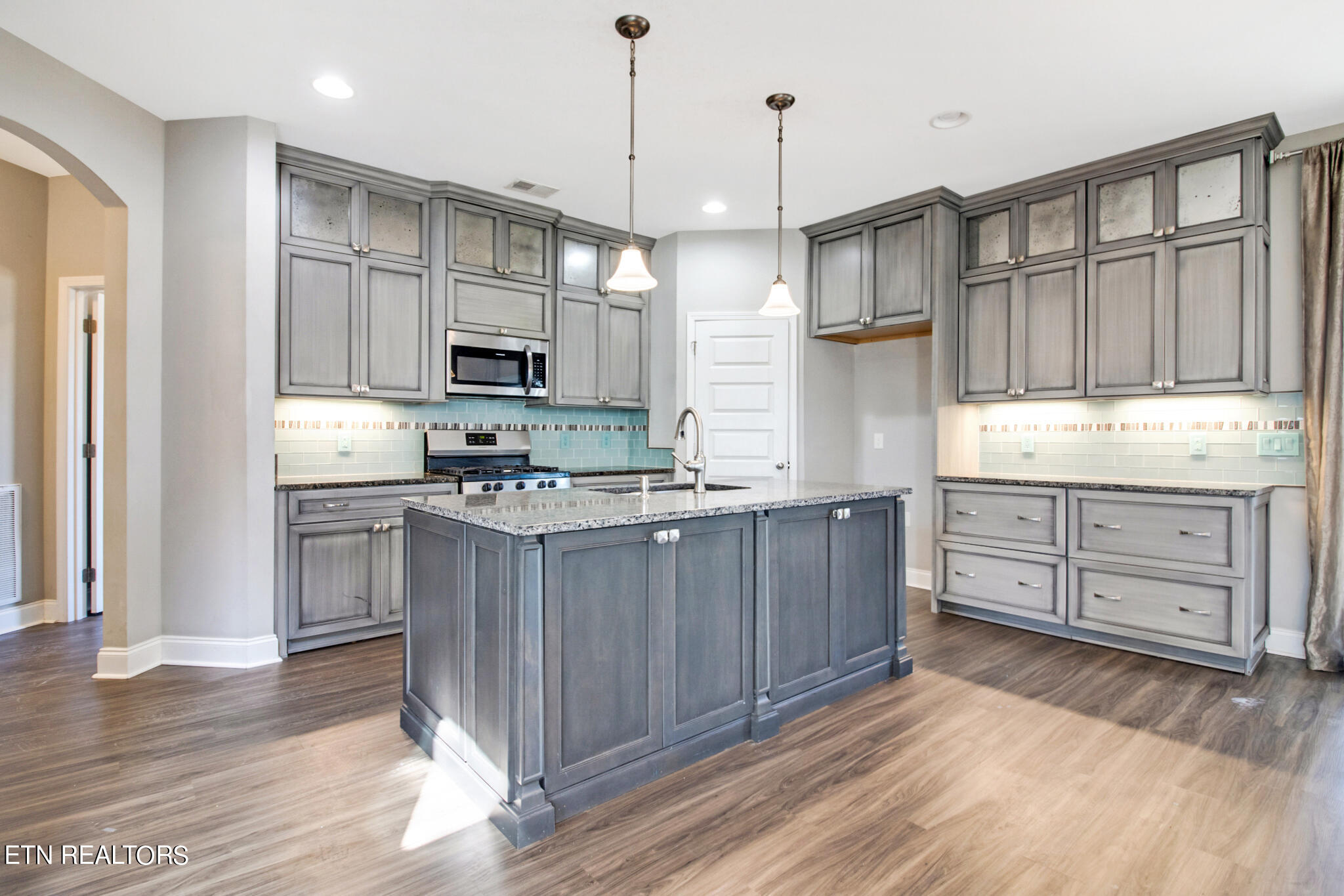 10841 Hunters Knoll Lane