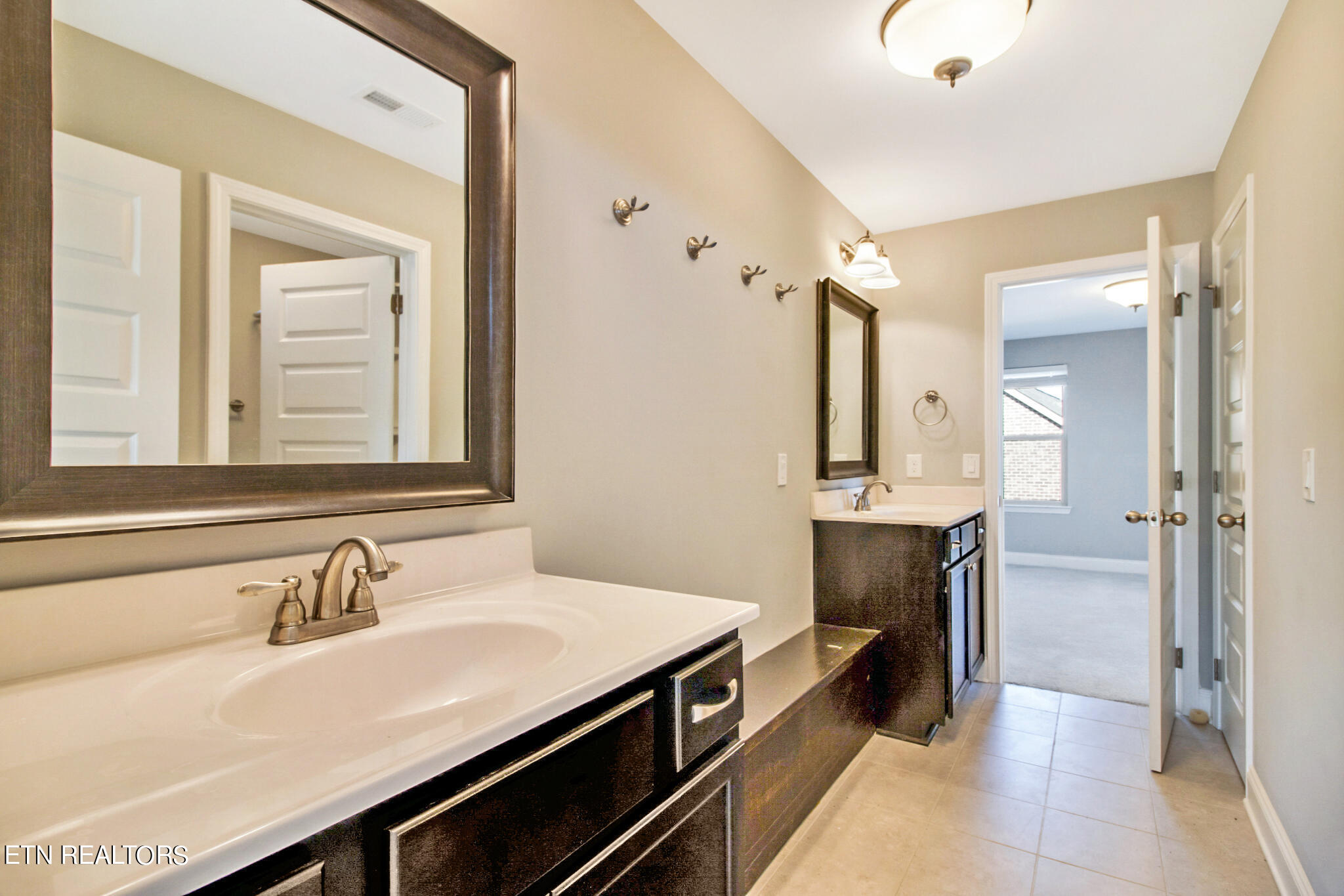 10841 Hunters Knoll Lane