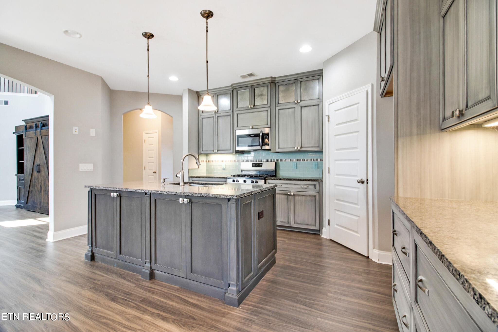 10841 Hunters Knoll Lane