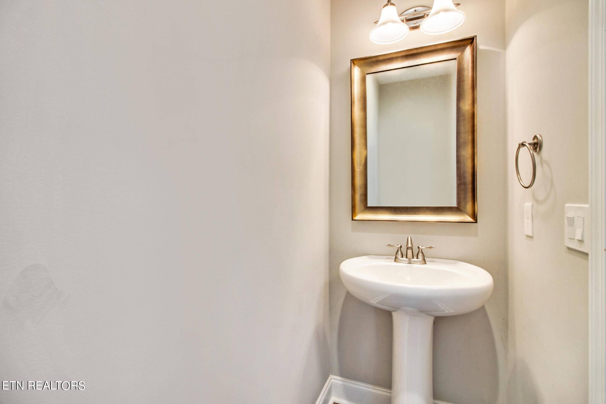 10841 Hunters Knoll Lane