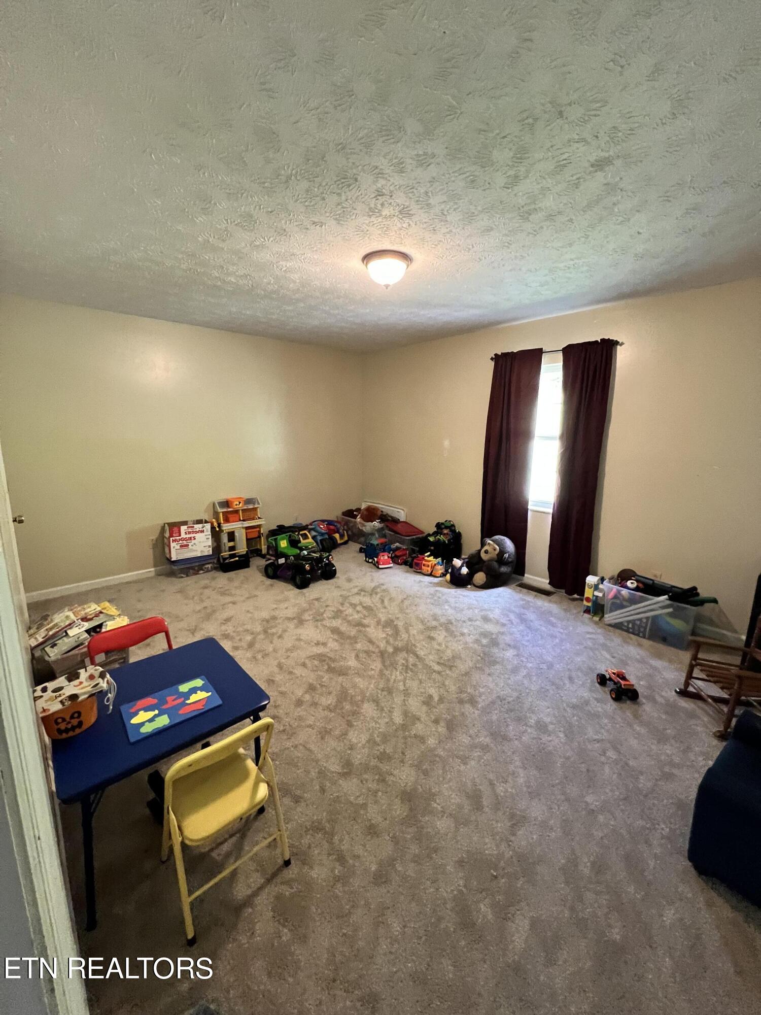 118 Hoskins Lane