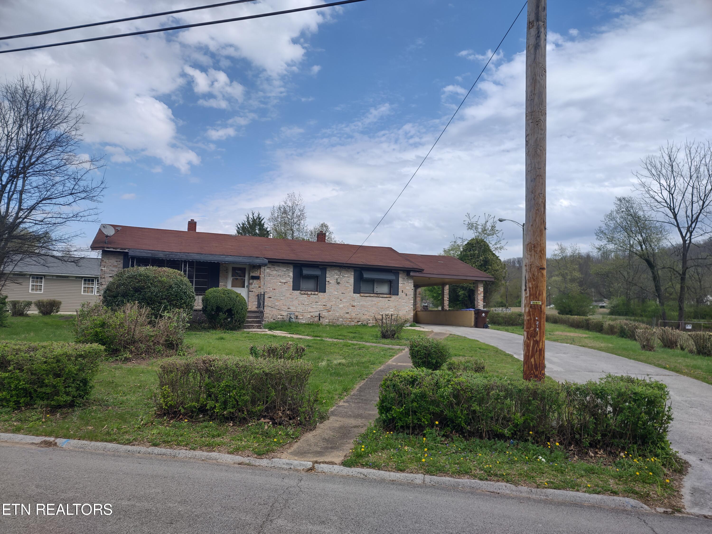 219 S Dillard Ave