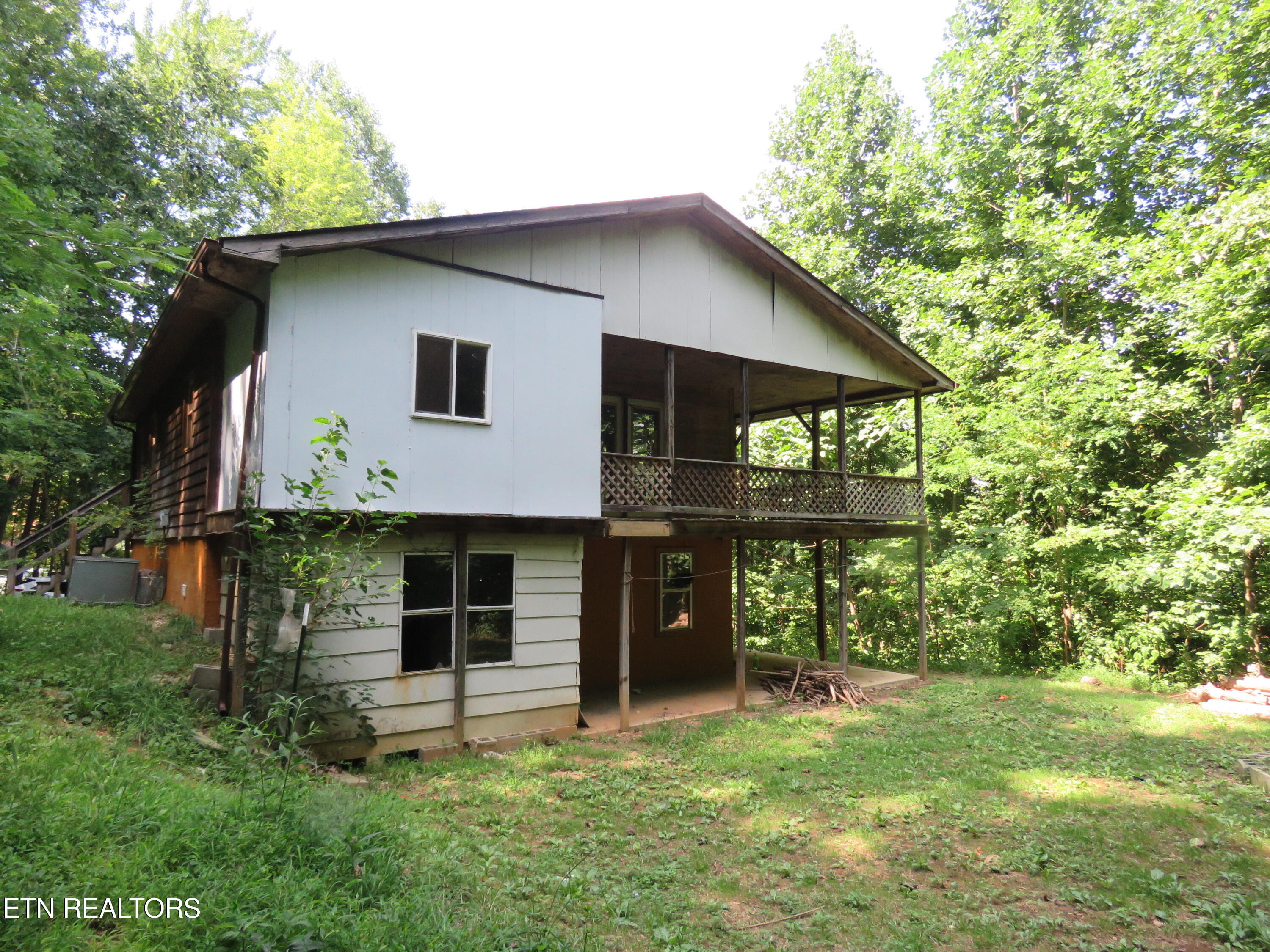 456 Tackett Loop