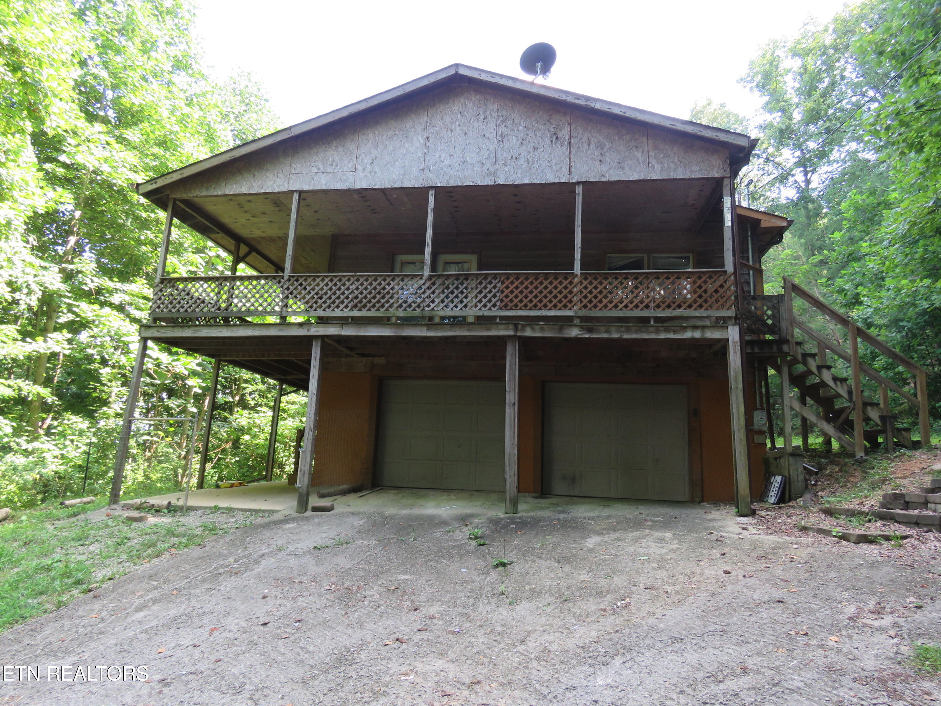 456 Tackett Loop