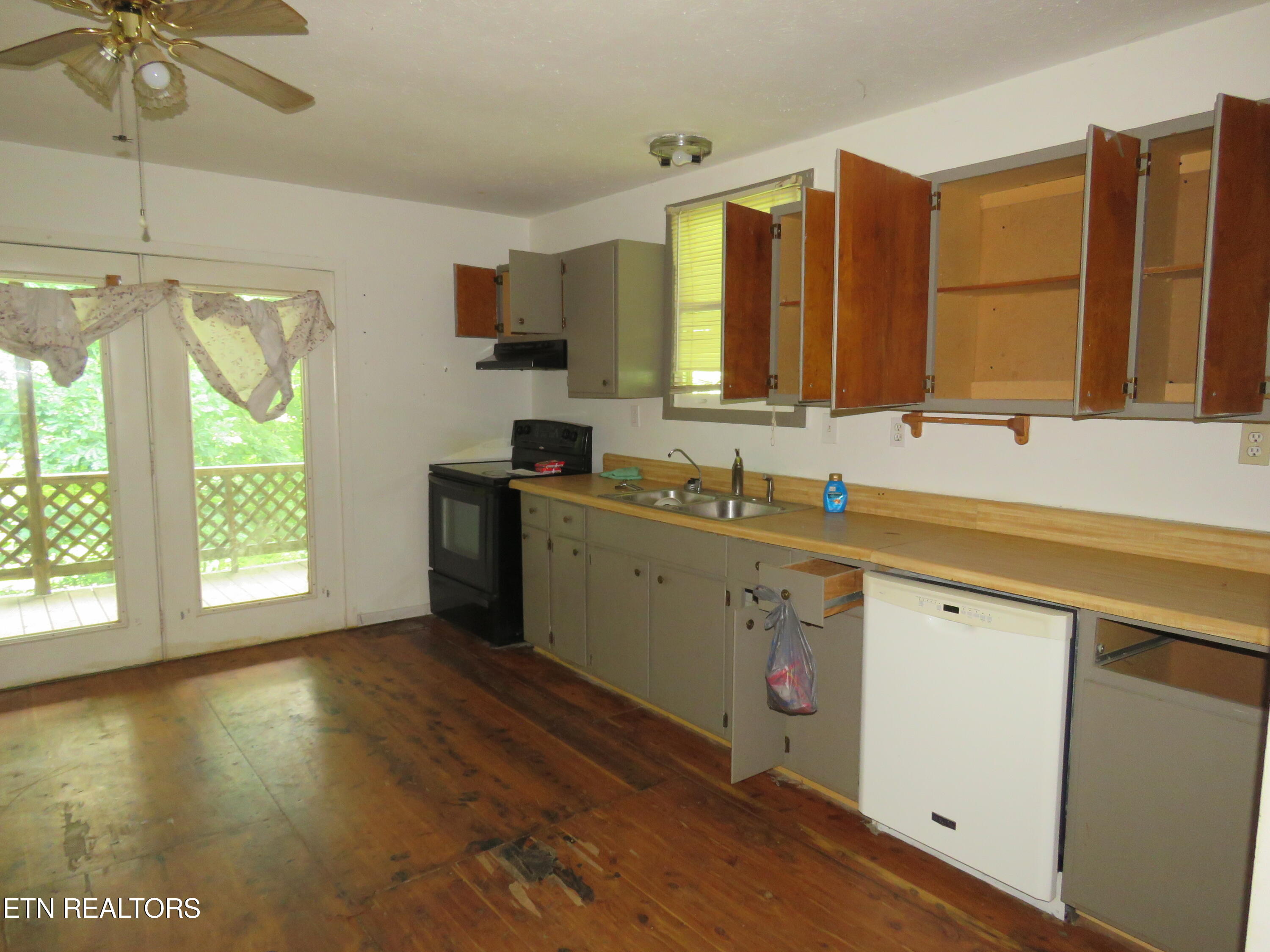 456 Tackett Loop