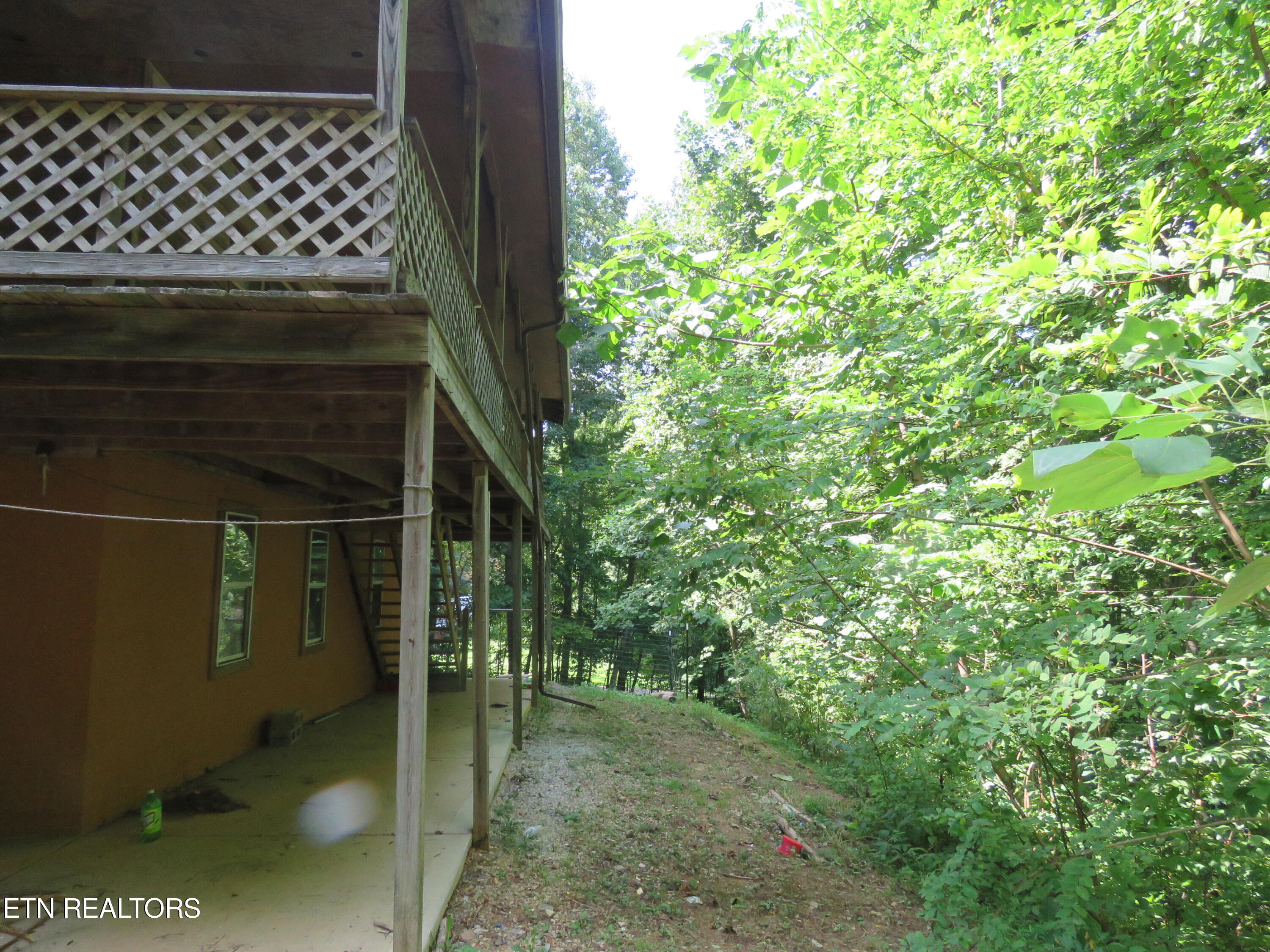456 Tackett Loop