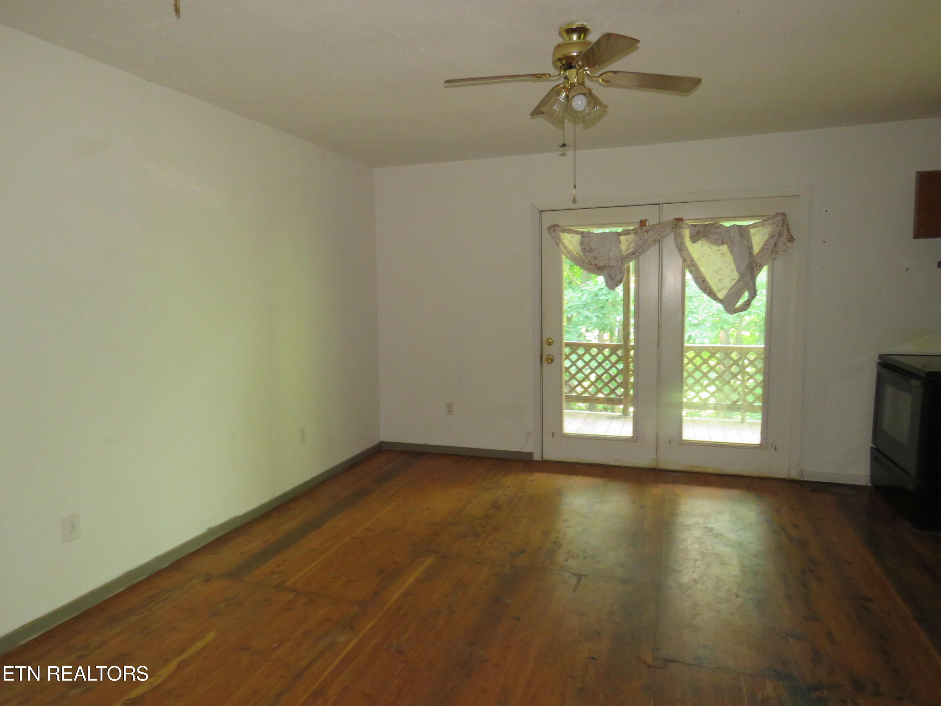 456 Tackett Loop
