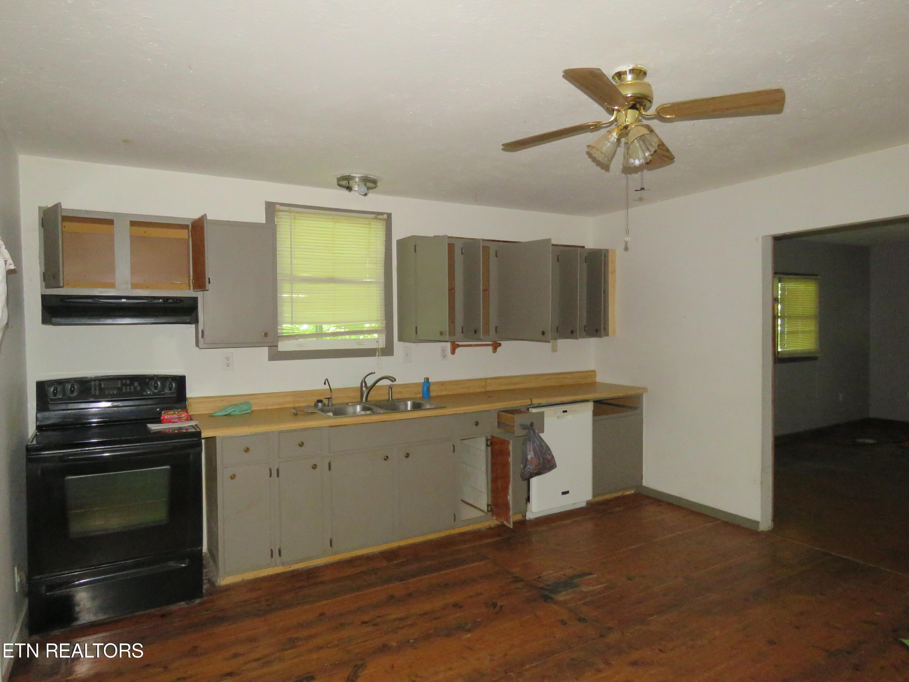 456 Tackett Loop