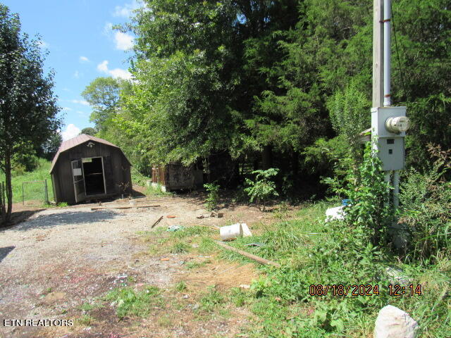 480 Russell Hill Road - Off Rd