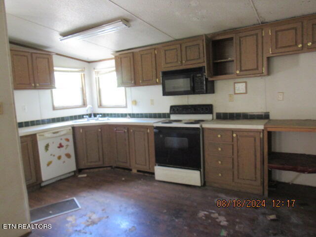 480 Russell Hill Road - Off Rd