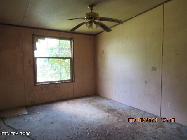 480 Russell Hill Road - Off Rd