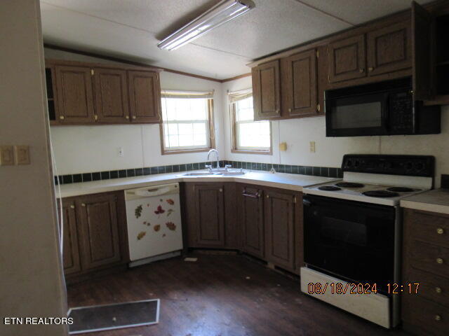 480 Russell Hill Road - Off Rd