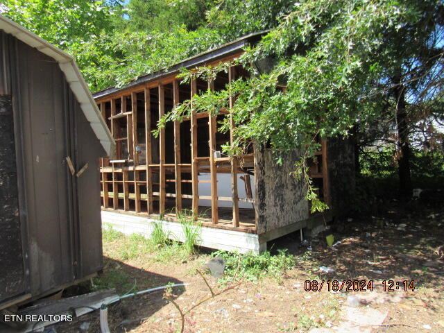 480 Russell Hill Road - Off Rd