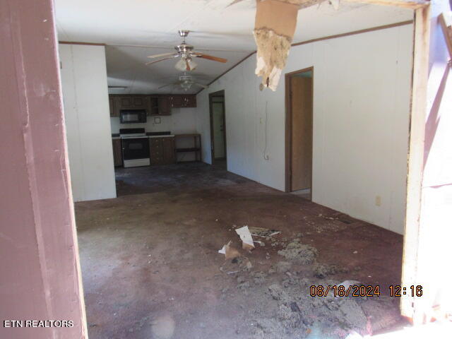 480 Russell Hill Road - Off Rd