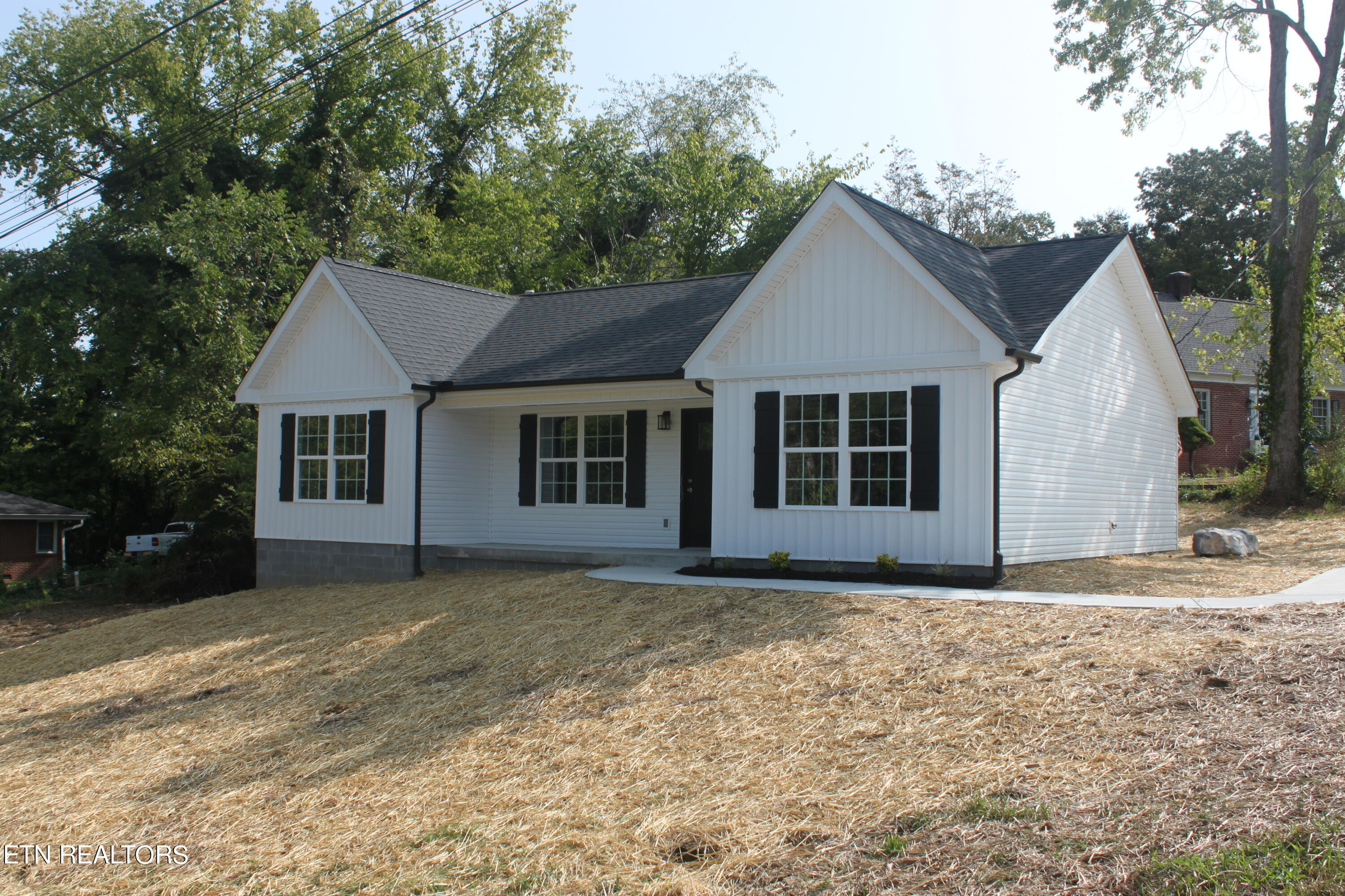 229 Edgewood Ave