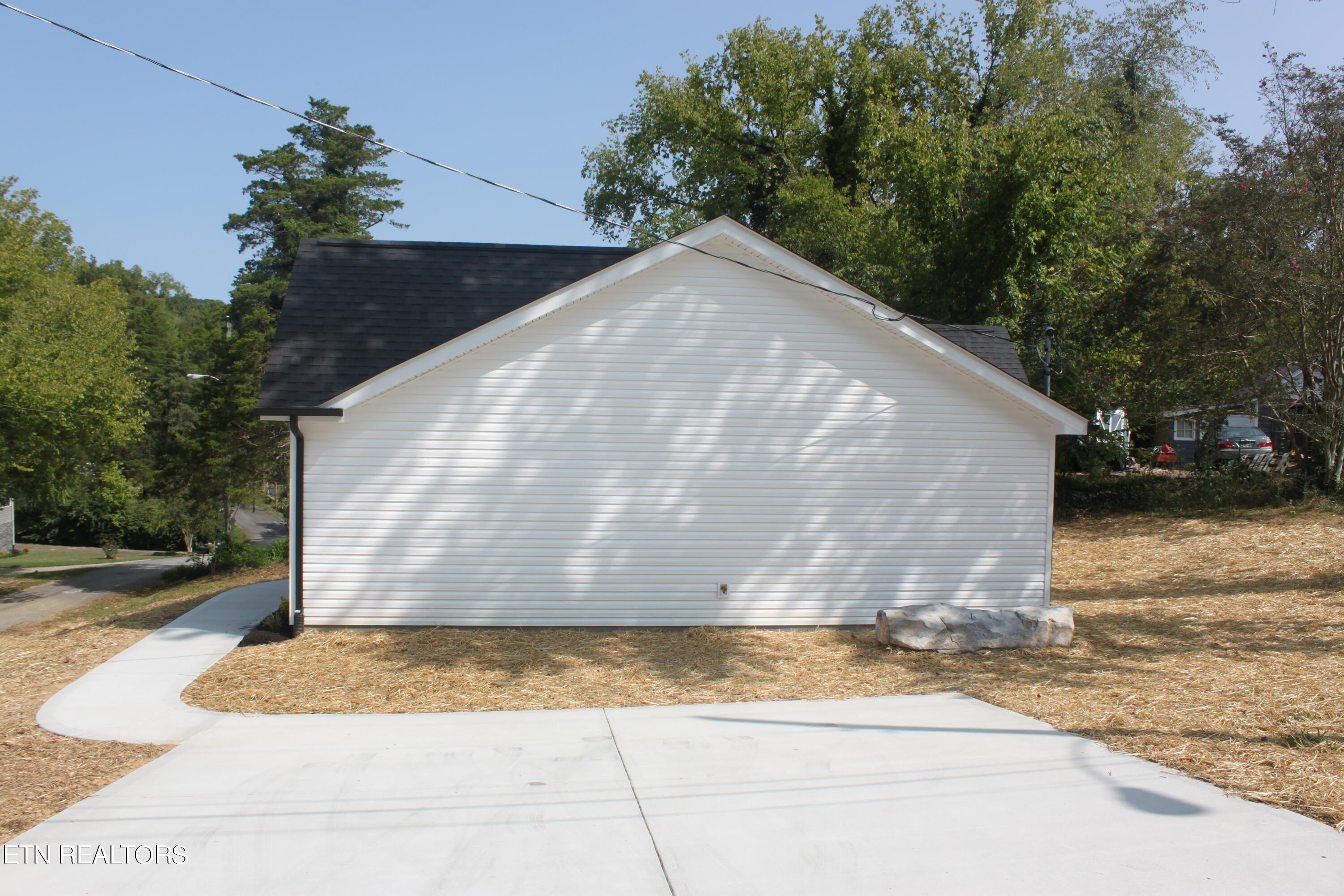 229 Edgewood Ave