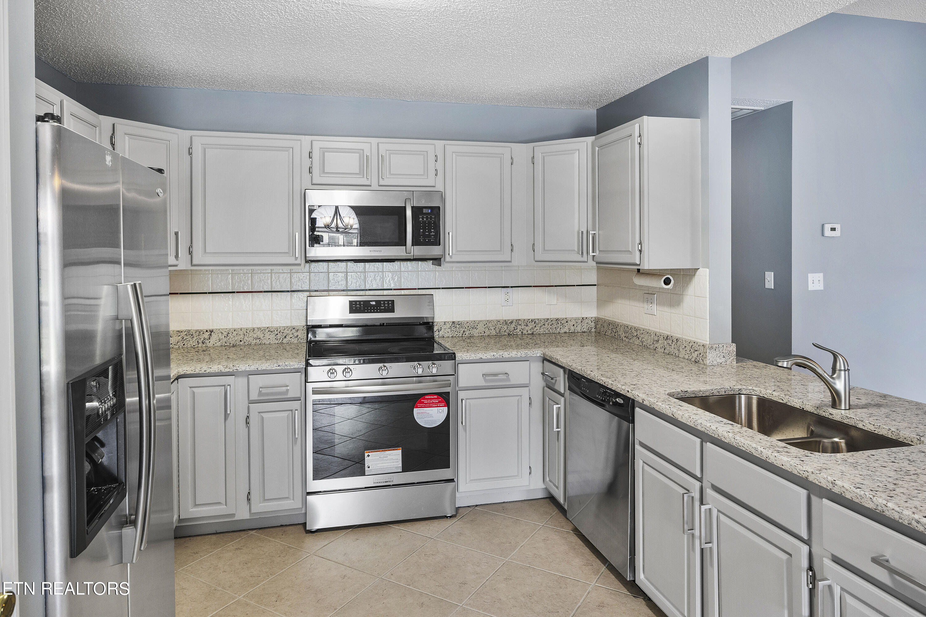 10002 Bellflower Way