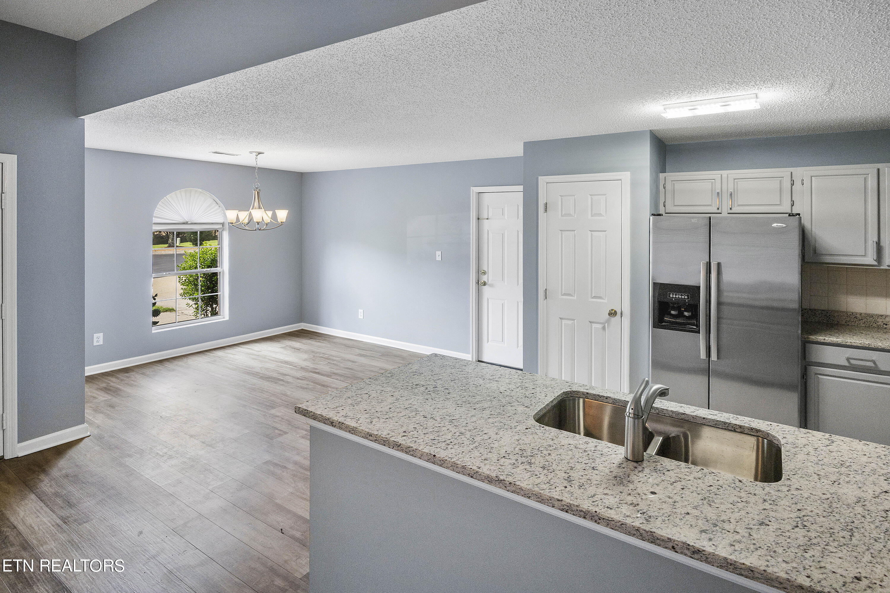 10002 Bellflower Way