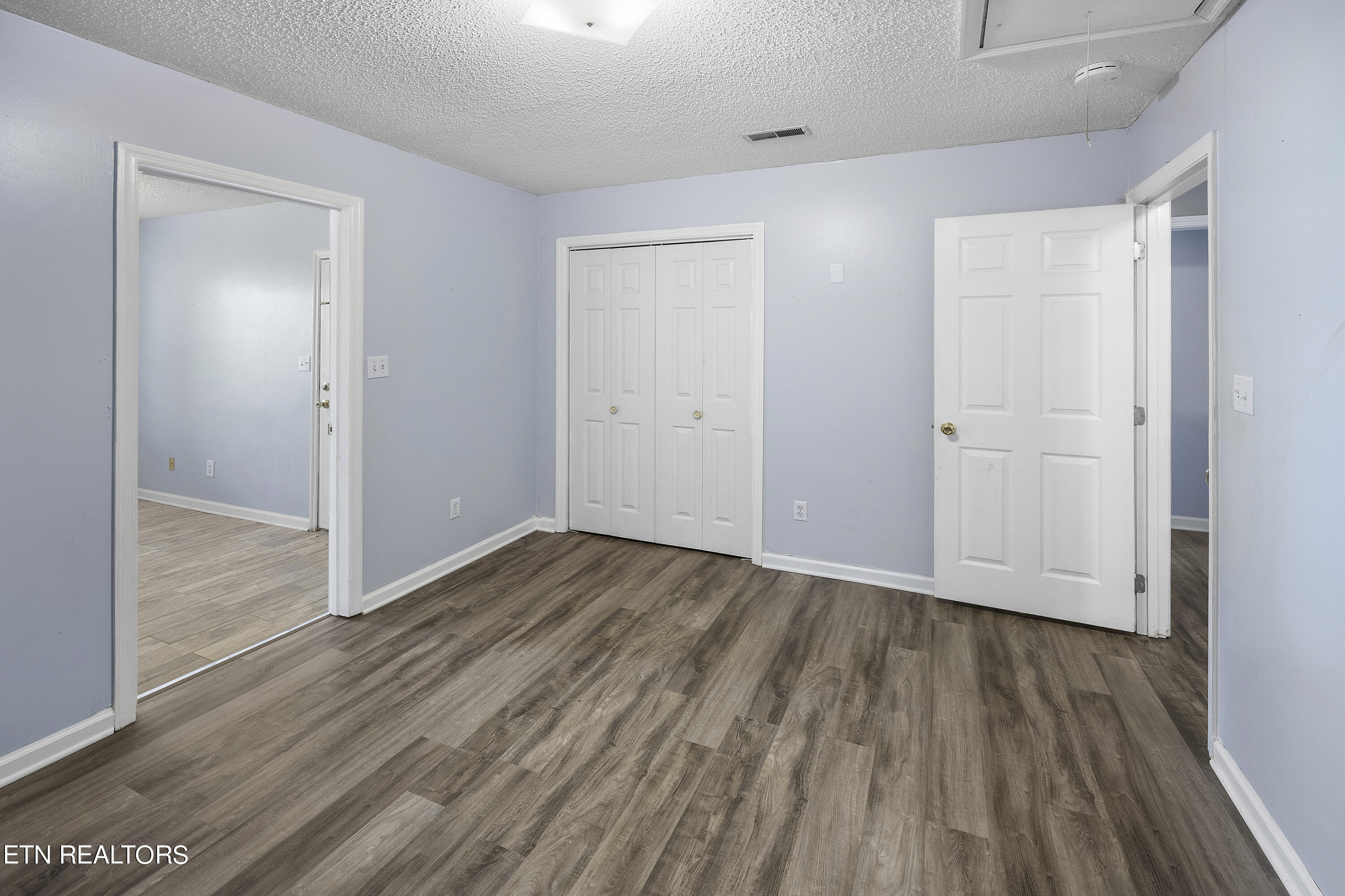 10002 Bellflower Way