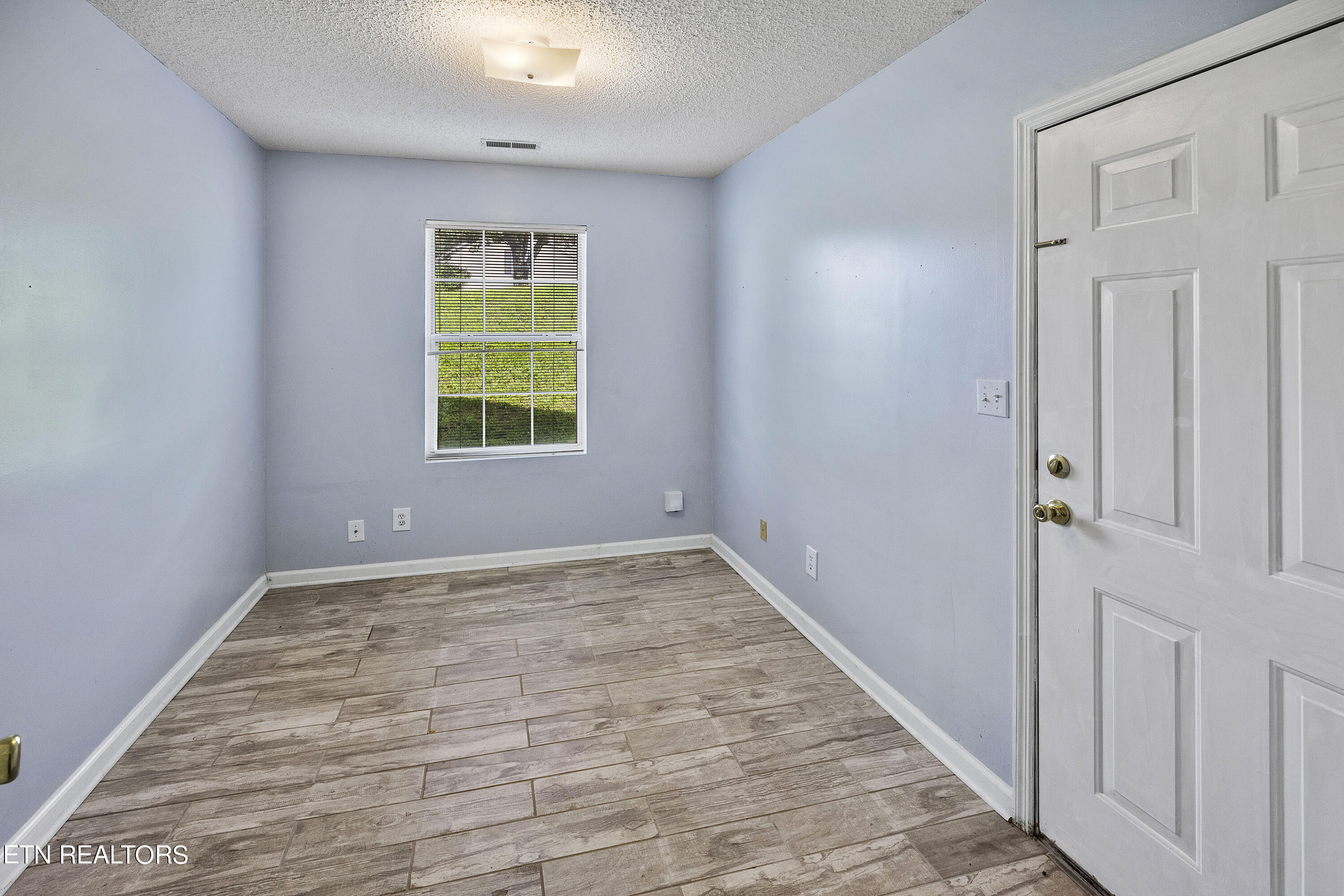 10002 Bellflower Way
