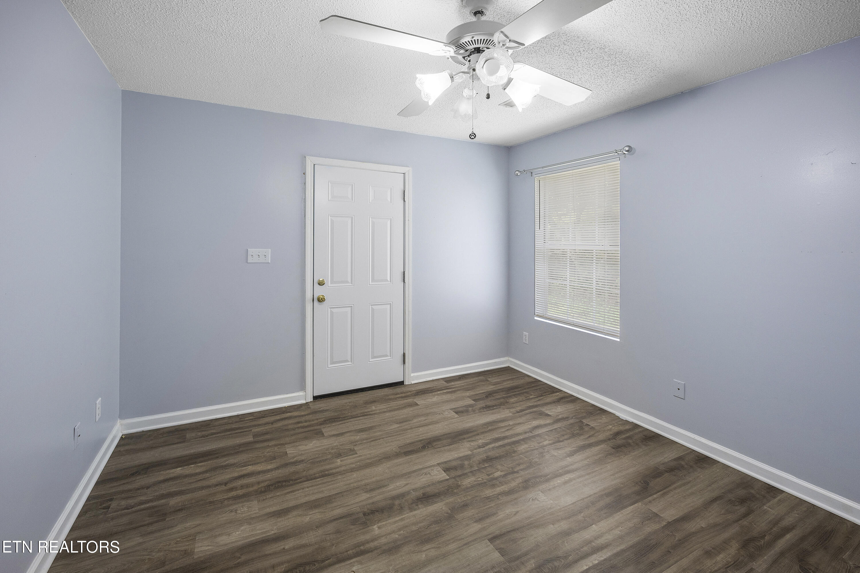 10002 Bellflower Way